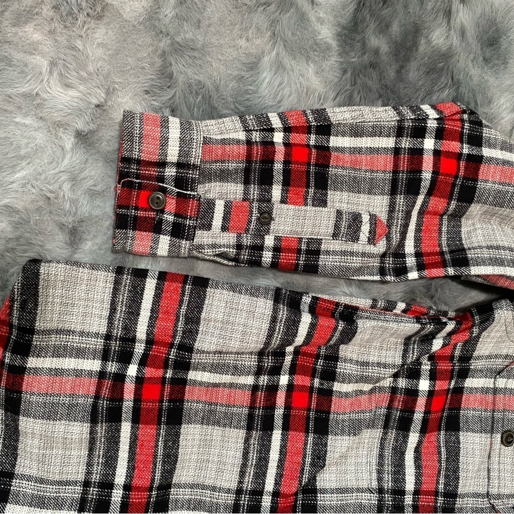 RedHead Red and Black Plaid Button-Up Shirt 100%cotton size M - Picture 3 of 6
